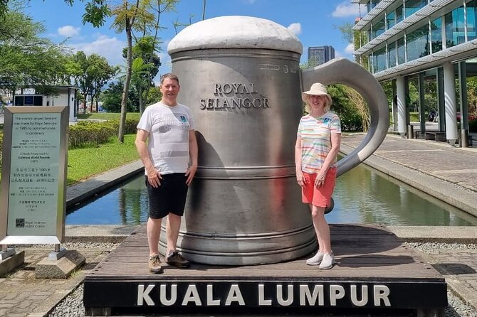 Batu Caves & Malaysian Handicraft Tour: Pewter & Batik Experience - Dress code and practical tips for Batu Caves (so you don’t get surprised)