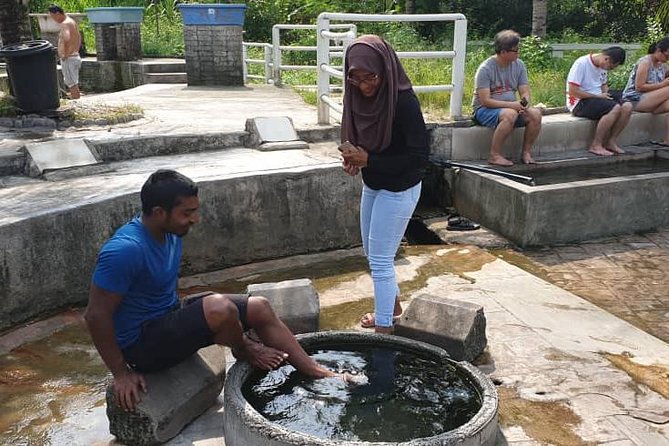 Batu Caves,Waterfalls and Hot Springs Tour With Lunch - Royal Selangor Visitor Centre: pewter demos that make metal feel personal