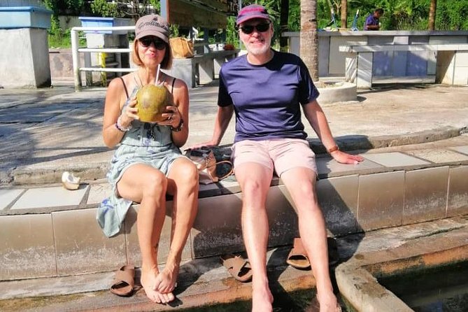 Batu Caves,Waterfalls and Hot Springs Tour With Lunch - Jadi Batek Gallery: shopping time with a long-running craft vibe