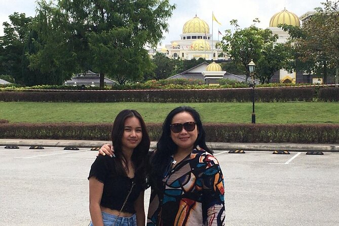 Cruise Shore Excursions: Port Klang - Petronas Twin Towers: iconic views with tickets handled differently