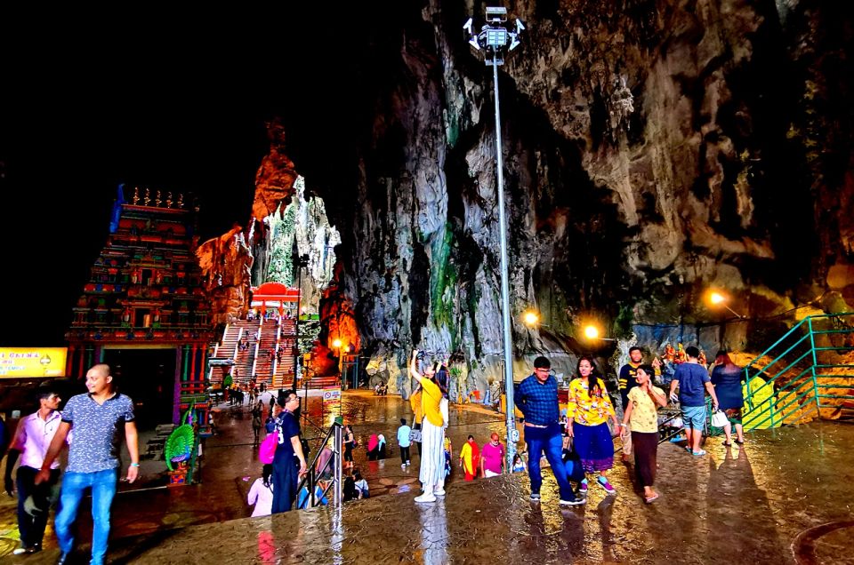 From Kuala Lumpur: Batu Caves Cultural Temple Tour - National Mosque of Malaysia (Masjid Negara): gardens, design, and the Friday reality