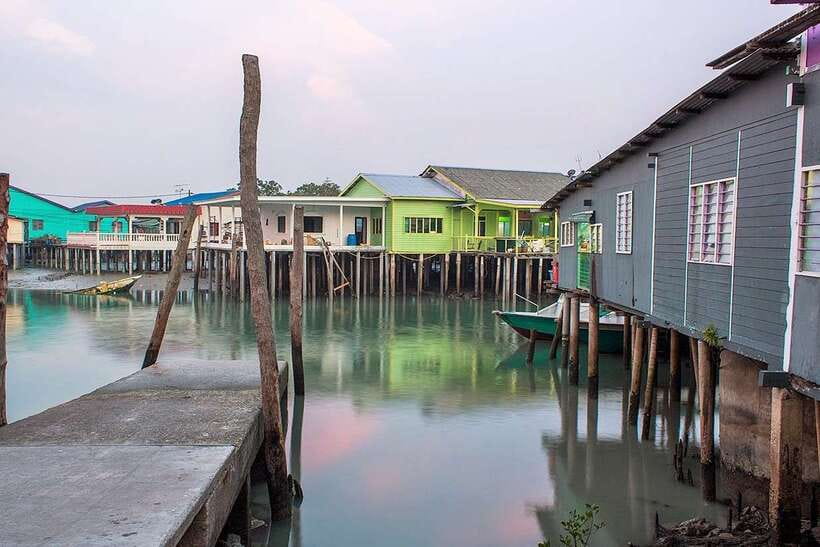 From Kuala Lumpur: Crab Island Tour with Seafood Lunch - Pulau Ketam: walking a car-free island village