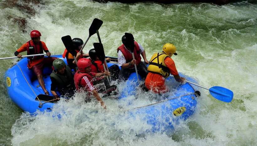 From Kuala Lumpur: Kampar River White Water Rafting - How the Day Flows: KLCC Pickup, Van Time, and Arrival at Perak