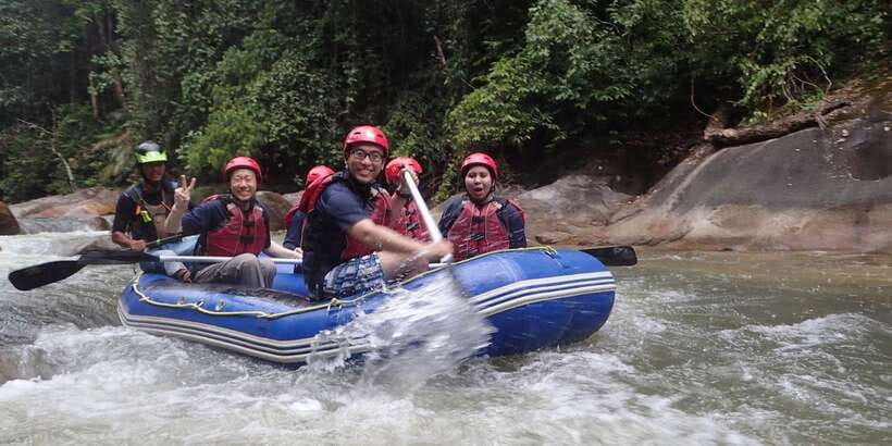 From Kuala Lumpur: Kampar River White Water Rafting - Lunch Break That Actually Works: Buffet Food and Cold Drinks