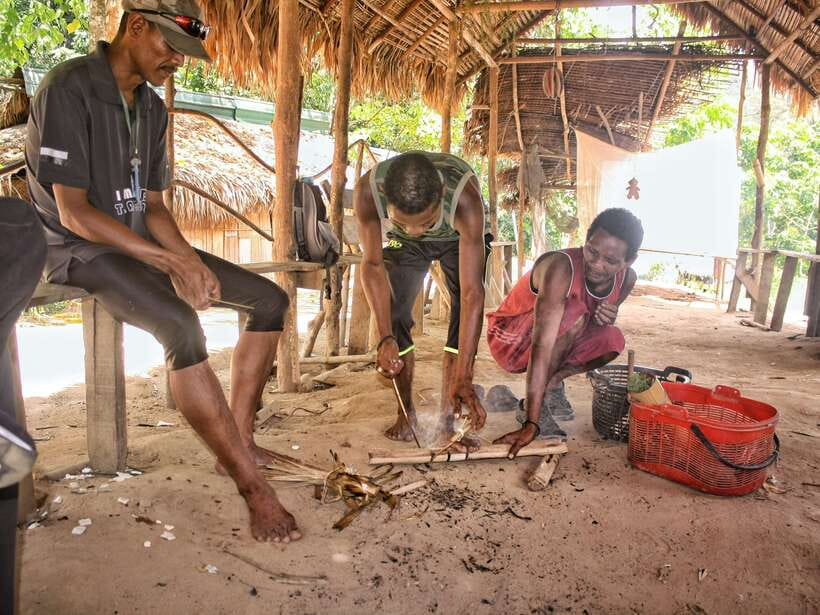 From Kuala Lumpur: Taman Negara National Park Trek Day Tour - Bateq Nigerito Orang Asli Village: Culture With Actual Context
