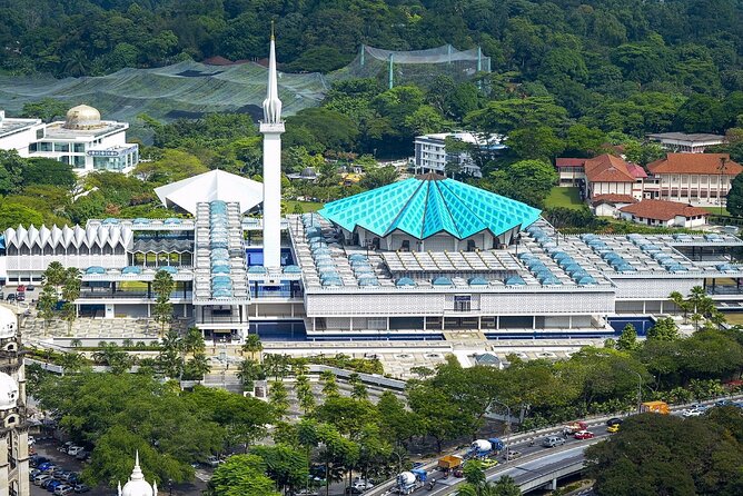 From Port Klang Petronas Twin Tower Batu Caves & KL City Tour - Istana Negara and Thean Hou Temple: royal looks and temple tradition