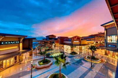 Genting Highland: Premium Outlets Cable Car - From Awana Station to SkyAvenue: the 10-minute gondola ride