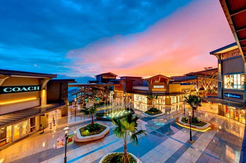 Genting Highland: Premium Outlets Cable Car - From Awana Station to SkyAvenue: the 10-minute gondola ride