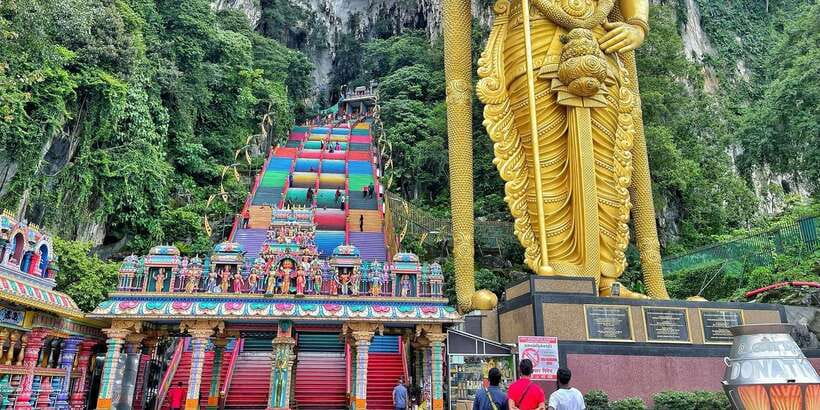 Genting Highlands Tour with Cable Car - A mountain escape that starts with Batu Caves