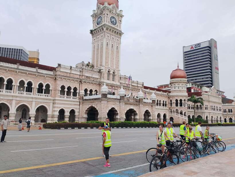 Hidden Kuala Lumpur: 4-Hour Bike Tour - Small group size, heat realities, and what to bring