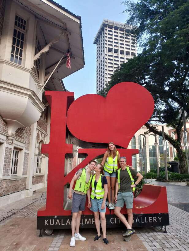 Hidden Kuala Lumpur: 4-Hour Bike Tour - Food stops and fruit market moments that actually fit the route
