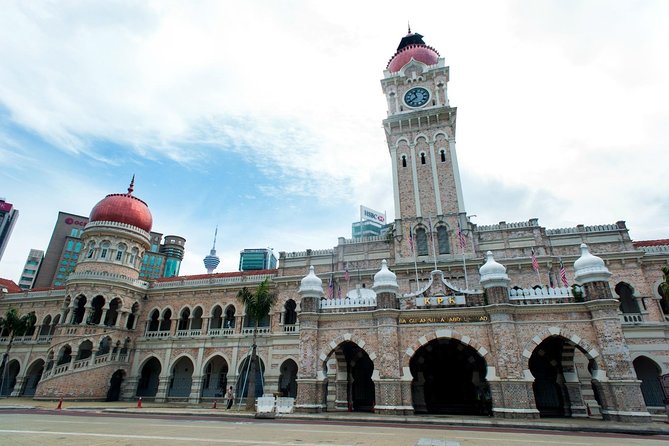 Highlights & Hidden Gems With Locals: Best of Kuala Lumpur Private Tour - Merdeka Square and Kuala Lumpur City Gallery: independence + a city overview