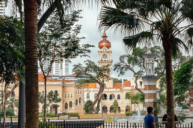 Highlights & Hidden Gems With Locals: Best of Kuala Lumpur Private Tour - Masjid Negara: seeing Malay culture through the main mosque