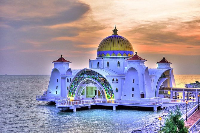 Historical Malacca Tour from Kuala Lumpur - Red Square (Dutch Square) and the Stadthuys in the city center