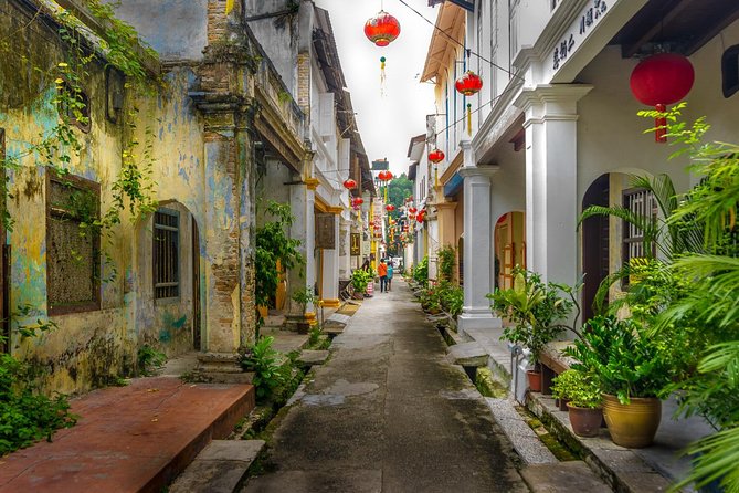 Ipoh Heritage & Orang Utan Island Day Tour from Kuala Lumpur - Perak Cave Temple: a 30-minute cultural stop with big visuals