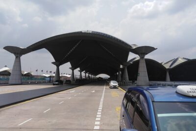 KLIA - Airport Transfers - Comfort and vehicle reality: MPV travel for up to four