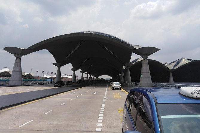 KLIA - Airport Transfers - Comfort and vehicle reality: MPV travel for up to four