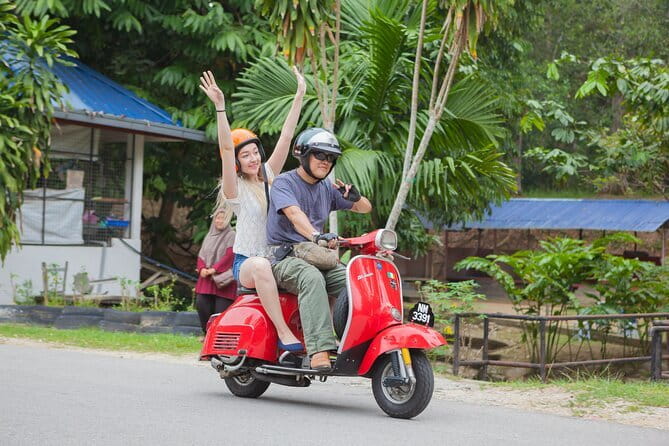 KL's Vespa Sprint - Jamek Mosque: Quick Stop, Strong Visual Payoff