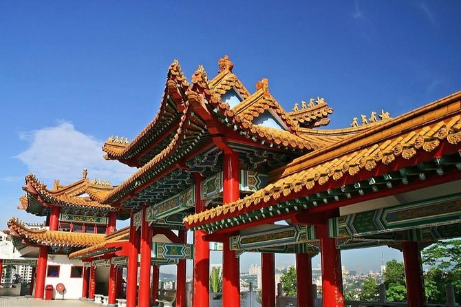 Kuala Lumpur (17 Attractions) Sightseeing Tour from Port Klang - Royal Selangor Visitor Centre and Batik Chong: where the day gets human-scale