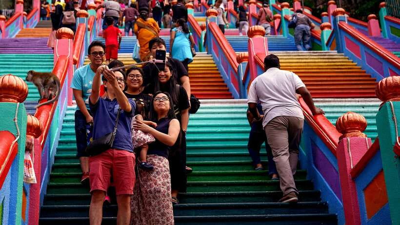 Kuala Lumpur: Batu Caves & Historic Buildings Tour - Guides and comfort: why the ride feels smooth