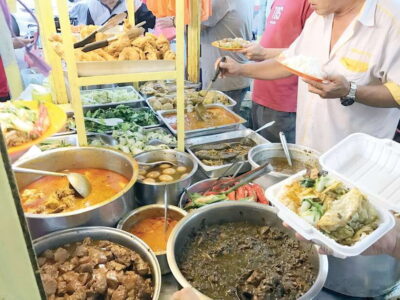 Kuala Lumpur: Evening Food Tour by Bike - Starting point in Desa Pandan: gear up for an easy evening rhythm