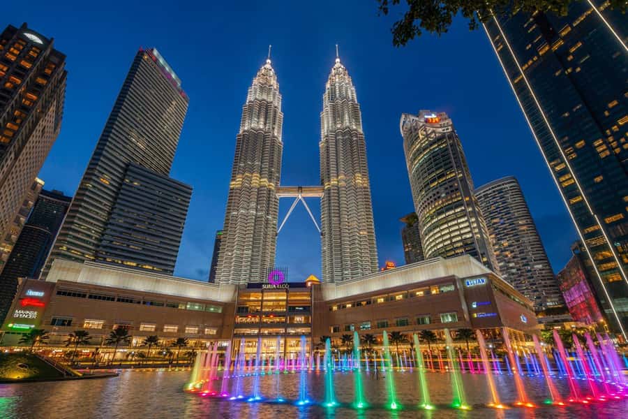 Kuala Lumpur: Evening Tour with Kuala Lumpur Tower Tickets - Merdeka Square: where independence meets colonial details