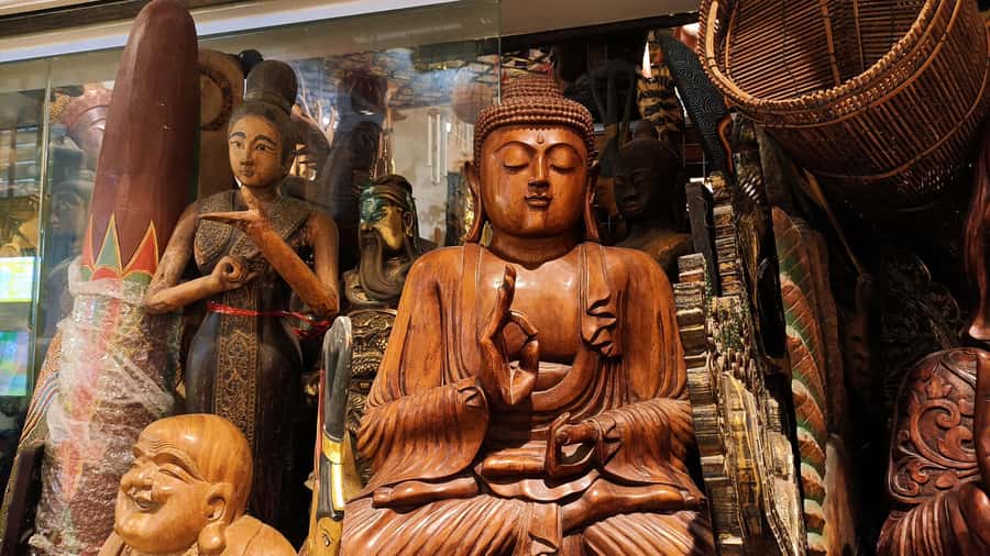 Kuala Lumpur: Evening Tour with Kuala Lumpur Tower Tickets - River of Life at night: the calm in the middle of KL
