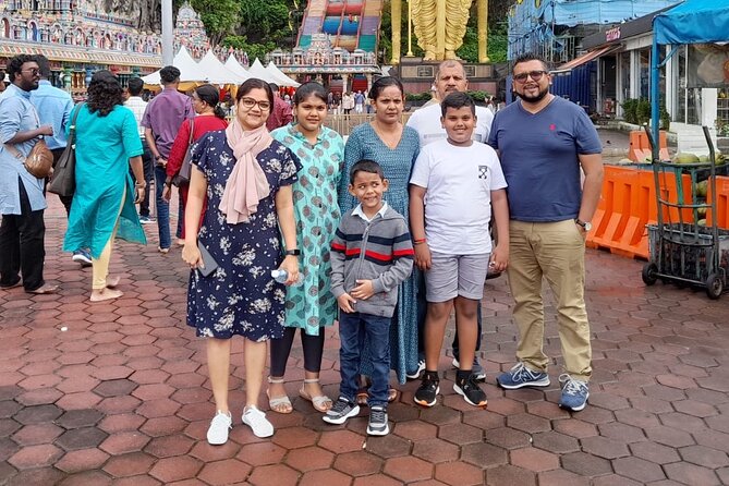 Kuala Lumpur Full Day City Tour - Temples and Chinatown edges: Sri Maha Mariamman and Thean Hou