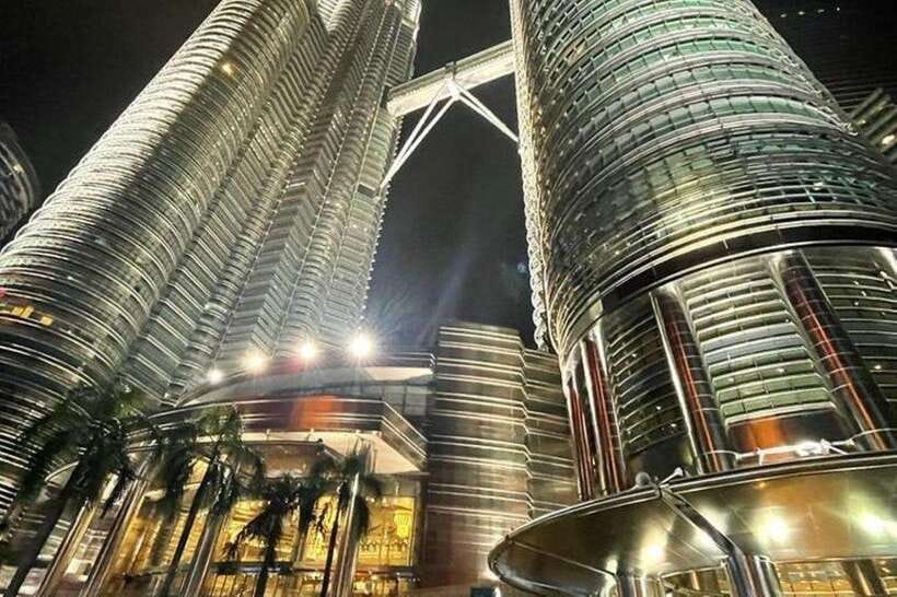 Kuala Lumpur: Full-Day Private City Highlights Tour - What to wear, bring, and plan for during an 8-hour KL highlights day