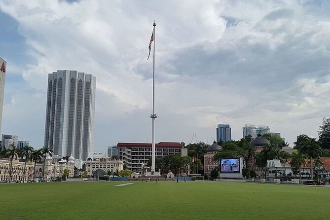 Kuala Lumpur Full Day Private Tour with 24 spots Of Wonders - Istana Negara and Batu Caves: start with symbols, then muscle your way upward