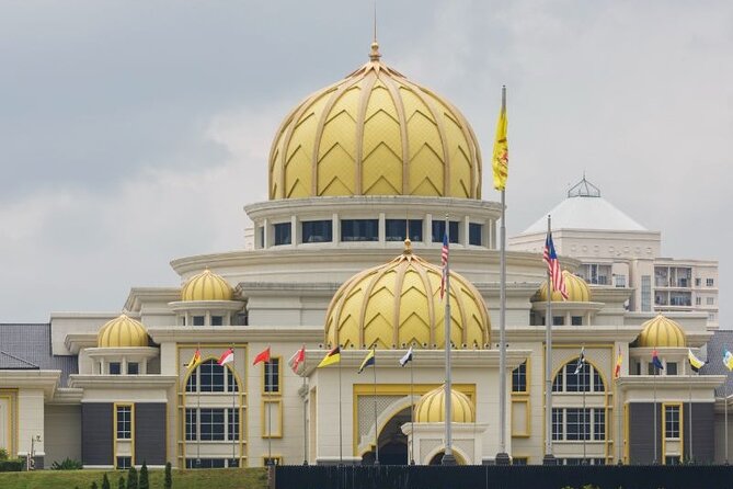 Kuala Lumpur Full Day Private Tour with 24 spots Of Wonders - Petronas, KL Tower, and Merdeka Square: skyline + colonial-era anchors