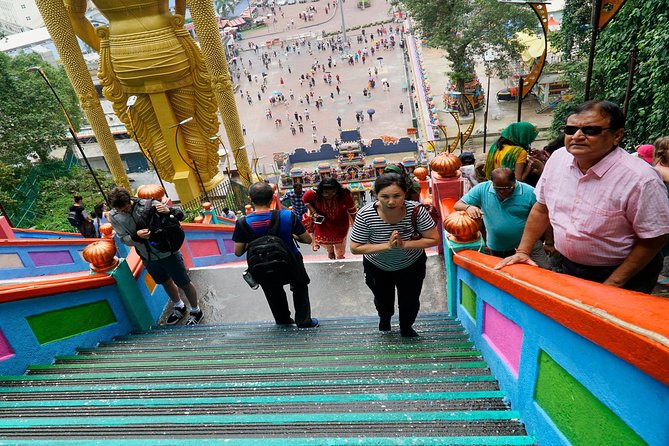 Kuala Lumpur Half Day Batu Caves And Cultural Group Tour - The guide and group size: what makes the difference