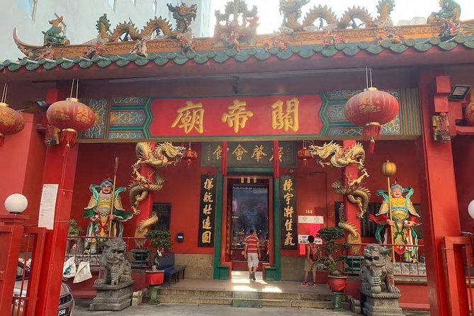 Kuala Lumpur InfoFun Walking Tour Experience - Central Market: a short arts-and-handicrafts browse