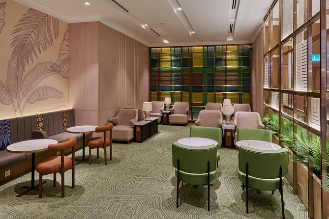 Kuala Lumpur International Airport Plaza Premium Lounge - Inside the Lounge: Seating, Wi‑Fi, TV, and That Runway View