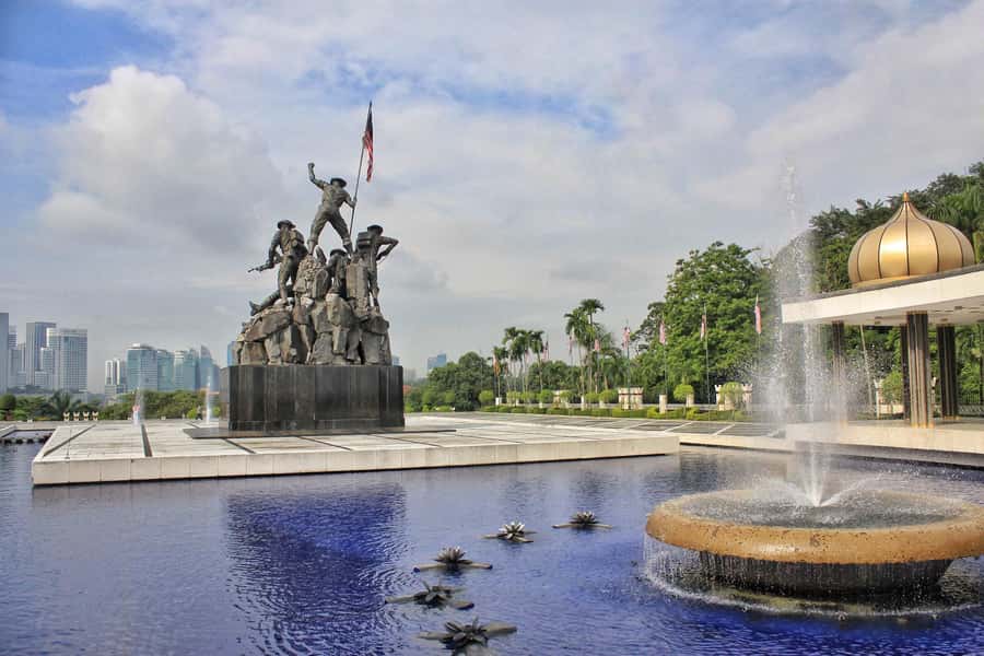 Kuala Lumpur: KL GRAND TOUR WITH 25 ATTRACTIONS (SIC) - The KL Tower Area, Saloma Bridge, and the Big Photo Stops