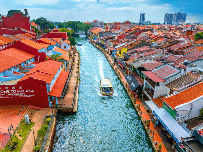 Kuala Lumpur: Malacca Day Trip with River Cruise and Lunch - Dutch Square and the Dutch Church: Protestant history in maroon and stone