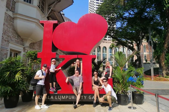 Kuala Lumpur Must-See Landmarks with Professional Tour Guide - Stop 1: Dataran Merdeka (Independence Square) fast orientation