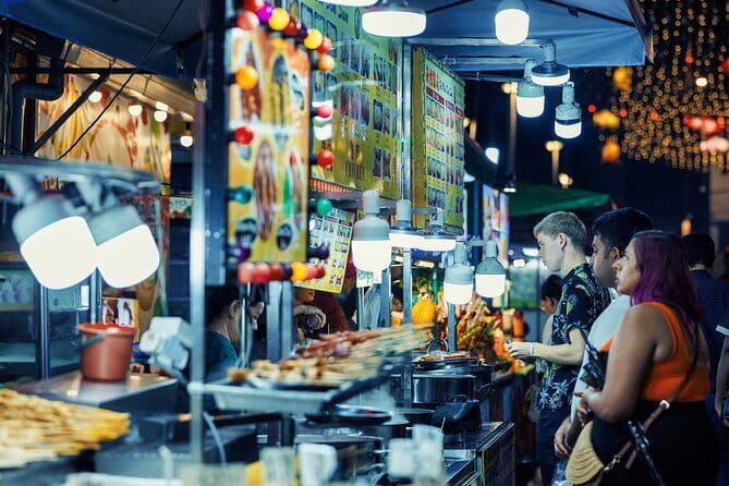 Kuala Lumpur: Nightlife Walking Tour with Local Guide - Starting at KLCC: the easiest way to get your bearings after dark
