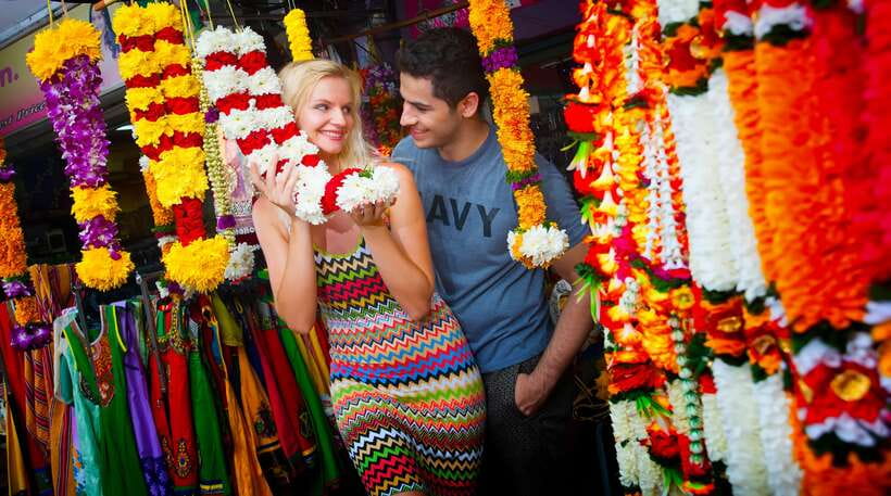 Kuala Lumpur: Private Batu Cave, National Mosque Tour, Lunch - Thean Hou Temple: a hilltop Buddhist break with real city views