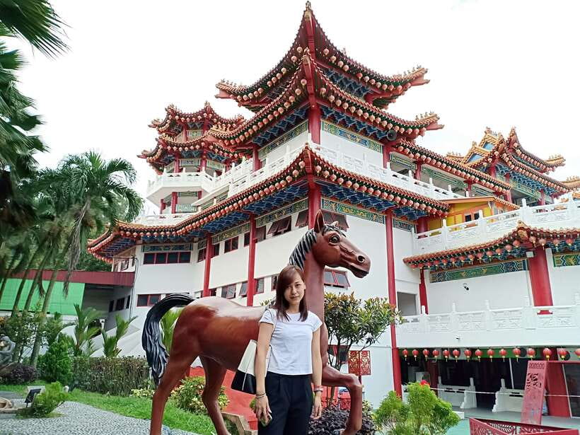 Kuala Lumpur: Private Batu Cave, National Mosque Tour, Lunch - What to bring and how to handle the pace