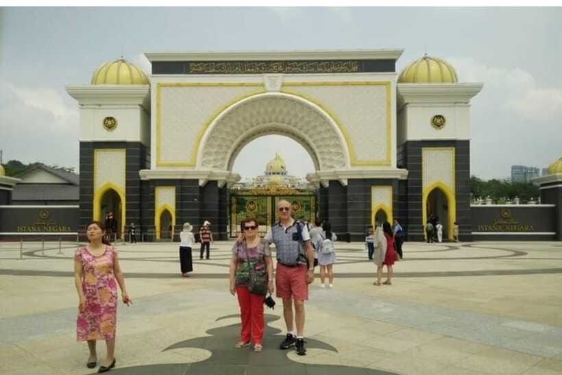 Kuala Lumpur: Private custom walking tour with a local guide - What’s included in the $47 price—and what costs extra