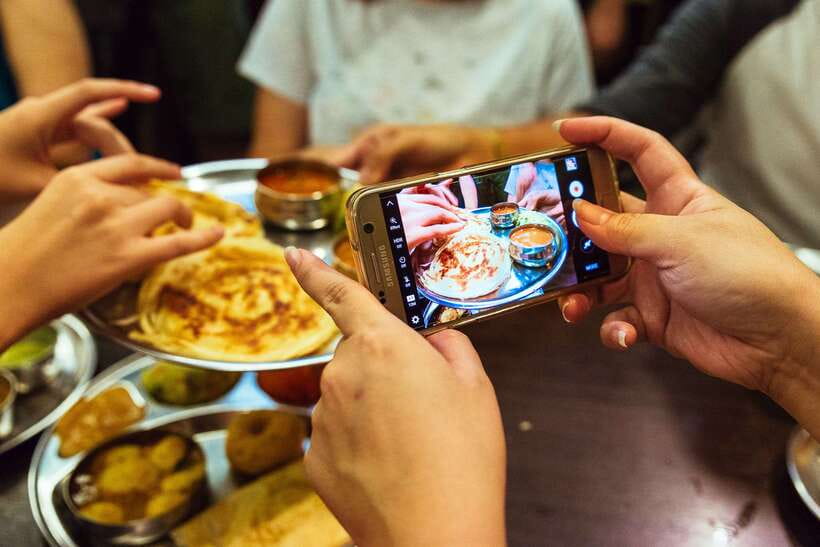 Kuala Lumpur: Private Food Tour – 10 Tastings with Locals - Building Culture Into the Walk: Petaling Street and Temple Stops