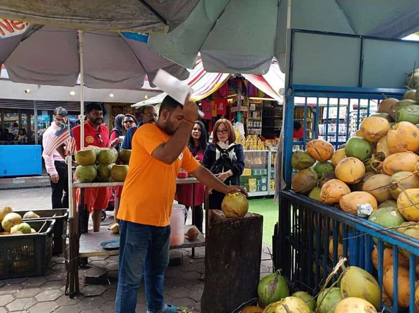 Kuala Lumpur: Private Tour to Genting Highland & Batu Caves - Genting Highlands at 6,000 Feet: Casino Resort, Theme Park, and Shopping