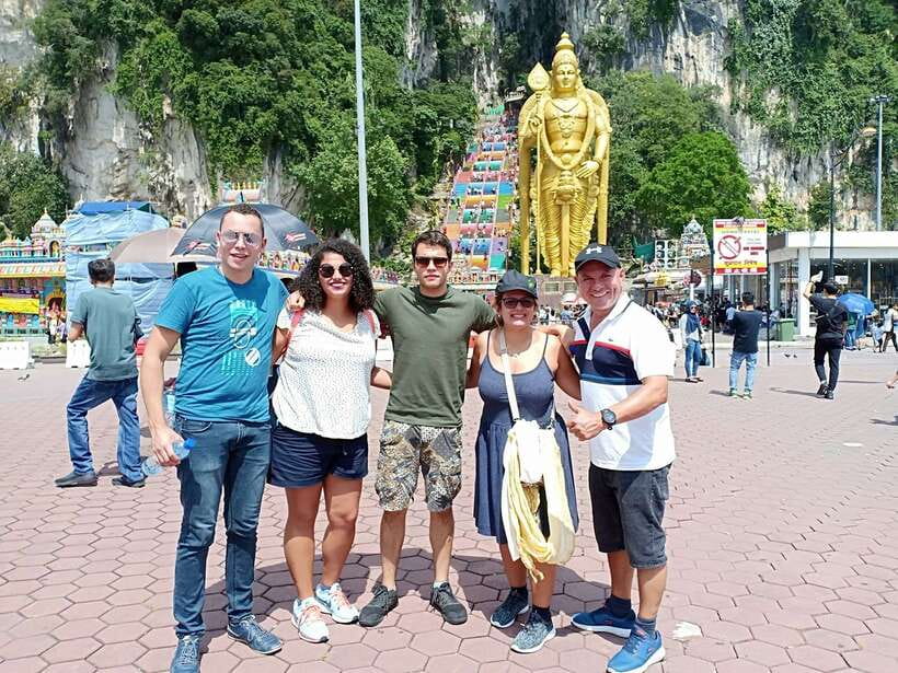Kuala Lumpur: Private Tour to Genting Highland & Batu Caves - Strawberry Leisure Farms: A Quick Break in the Middle