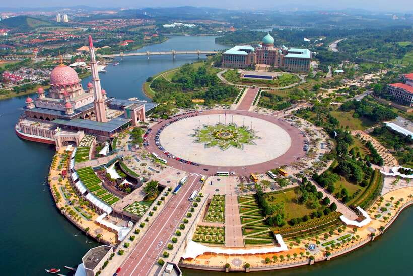 Kuala Lumpur, Putrajaya & Batu Caves Tour - The River of Life and KL Tower: Easy City Views Without a Ticket Maze