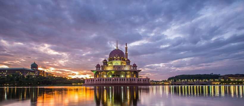 Kuala Lumpur: Putrajaya City Tour with Lake Cruise - Getting there: pickup timing and what the 4-hour window really means