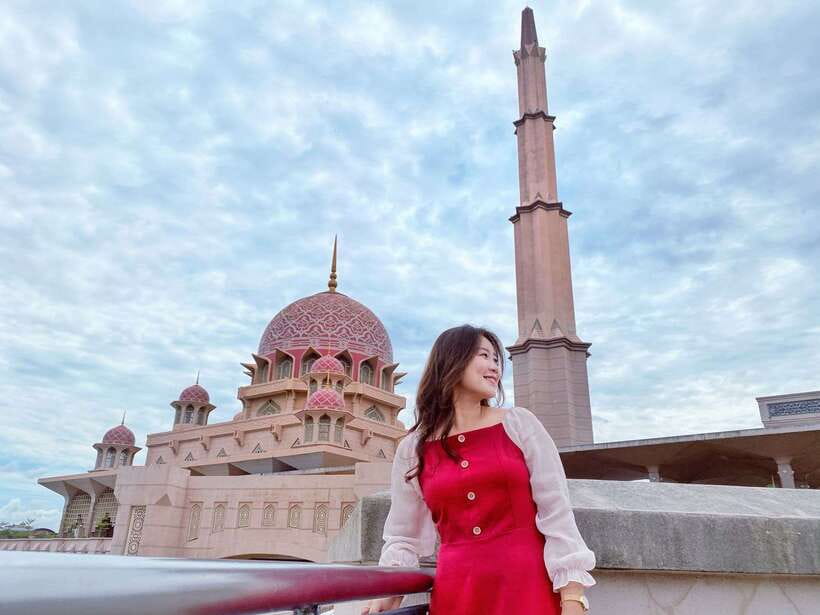 Kuala Lumpur: Putrajaya Tour Half Day Tour [Shared/Private] - From Kuala Lumpur to Putrajaya: the quick change of worlds