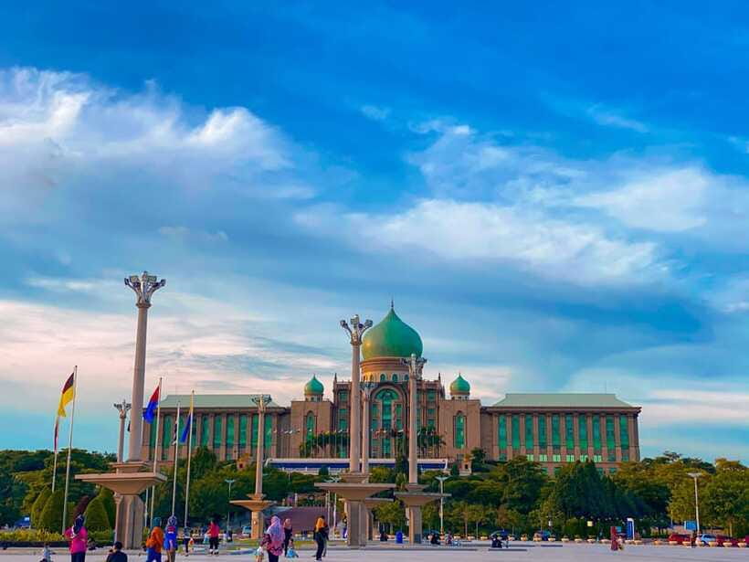 Kuala Lumpur: Putrajaya Tour Half Day Tour [Shared/Private] - The flow of the day: 11:00 cruise, mosque next, back to KL by 1:30