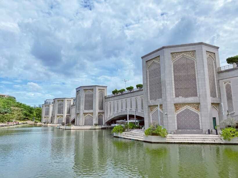 Kuala Lumpur: Putrajaya Tour Half Day Tour [Shared/Private] - Logistics that can make or break your morning