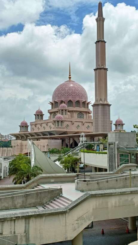 Kuala Lumpur: Putrajaya Tour with Hotel Pickup - Putrajaya in a 5-hour sprint: what this tour is really like
